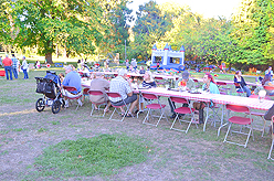 LAURELHURST SALMON BAKE 2015